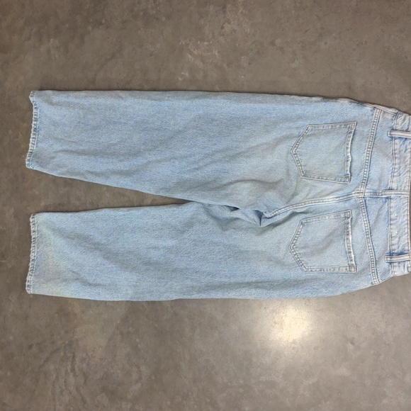 Jeans - Picture 2 of 4